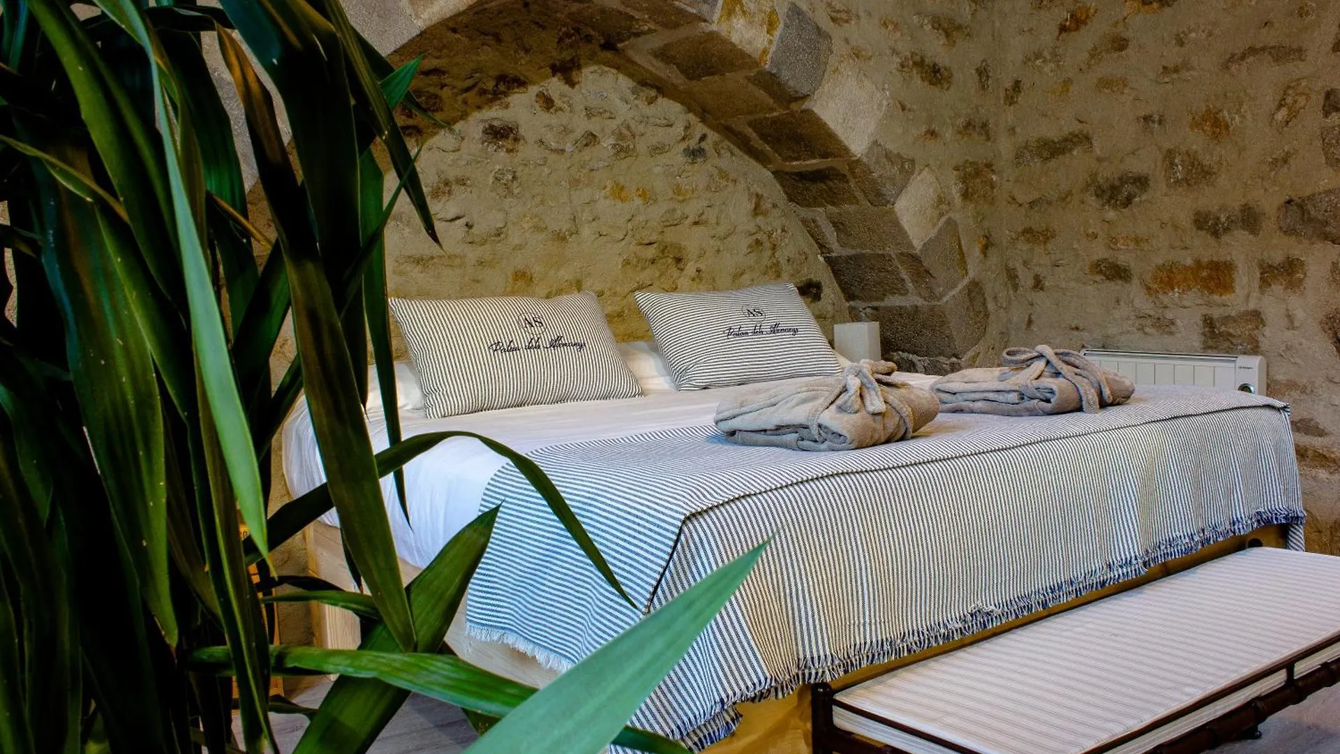 As Palau Dels Alemanys Suites Boutique Monument Girona Spanien