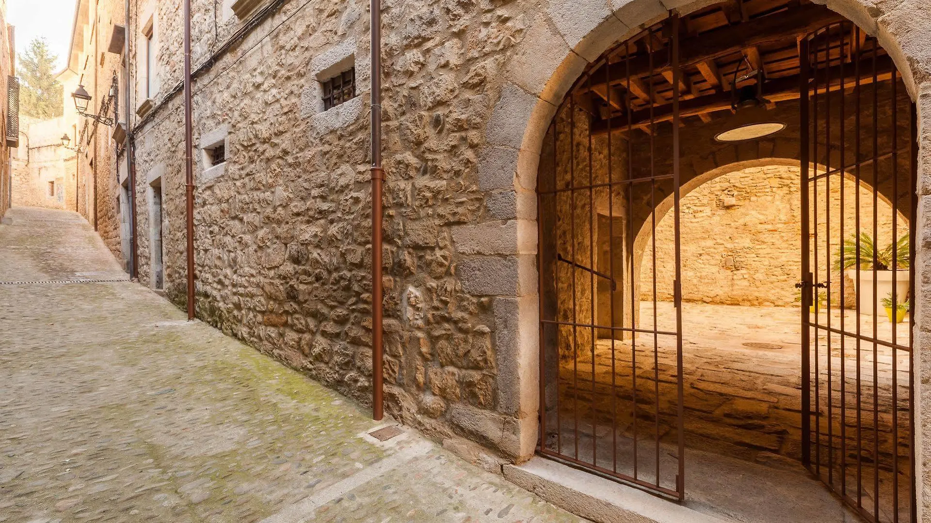 As Palau Dels Alemanys Suites Boutique Monument Girona Lägenhetshotell